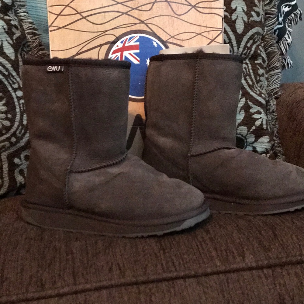 Short boots